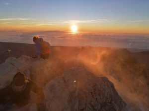 Amanecer en el pico del Teide, un solsticio de invierno Fumarolas Teide. Gregorios wanderfamily Tenerife