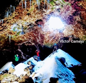 Cueva del Hielo, camino del pico del Teide. Gregorios trekking
